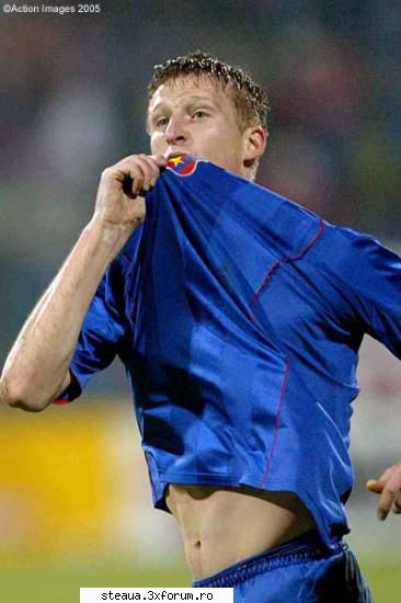 group stage - 20 october 2005 20:00 (local time) - ghencea - bucharest 
   
steaua 4 - 0 lens 
13'
